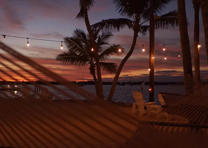 Coconut Palm Inn