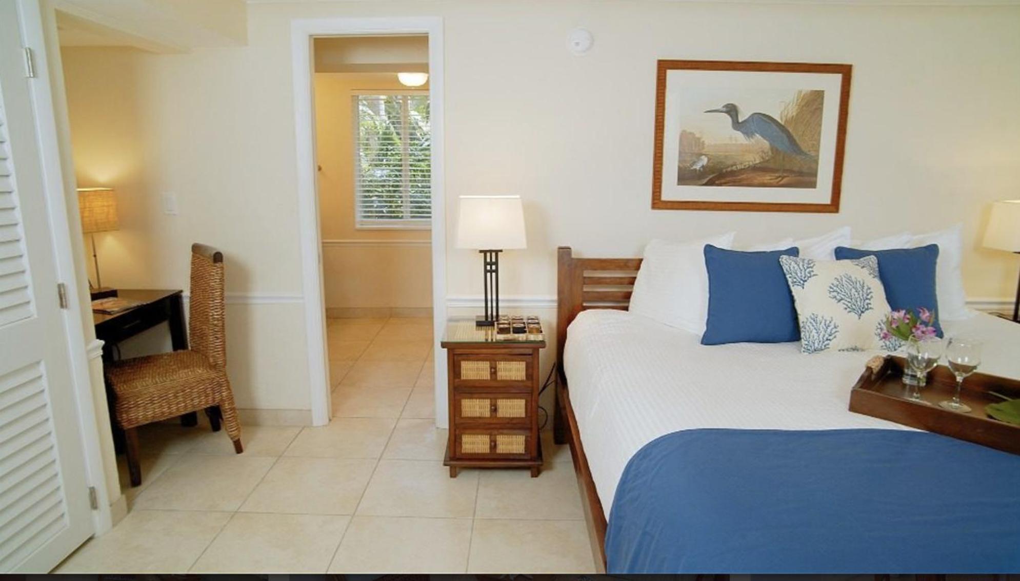 Coconut Palm Hotel