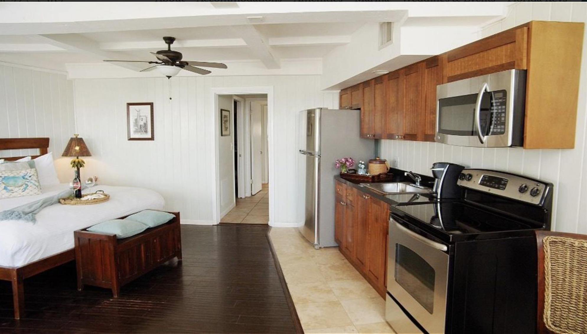 Coconut Palm Hotel 3*